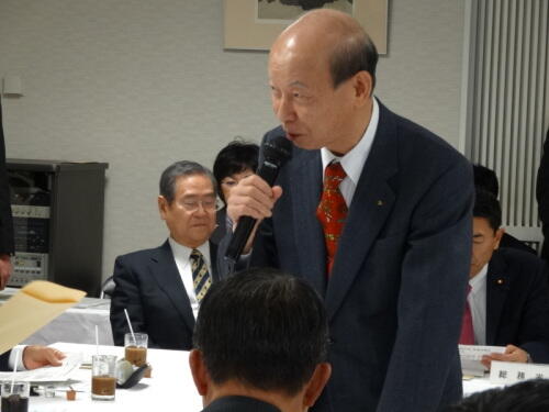 画像：石井地方税財政常任委員長（富山県知事）